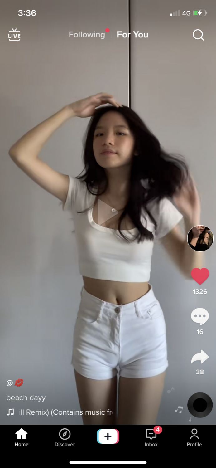 アジアン・ビューティー・コート・イン・インティメイト・セルフィーズ 17