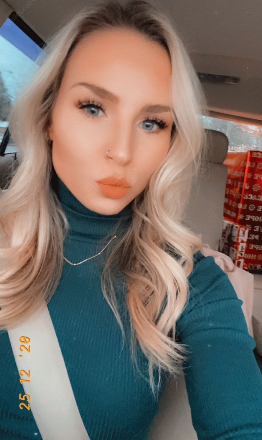 Allie özçekimleri 19