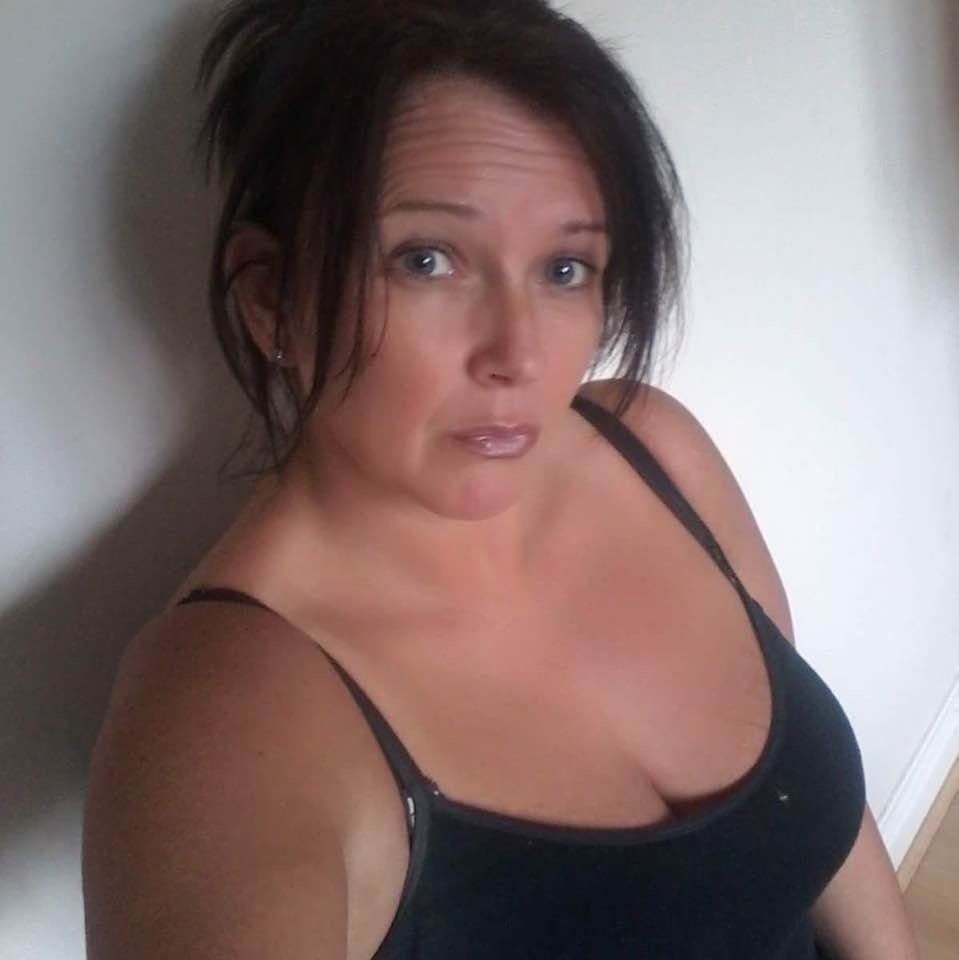 Reino Unido milf puta Trisha 14