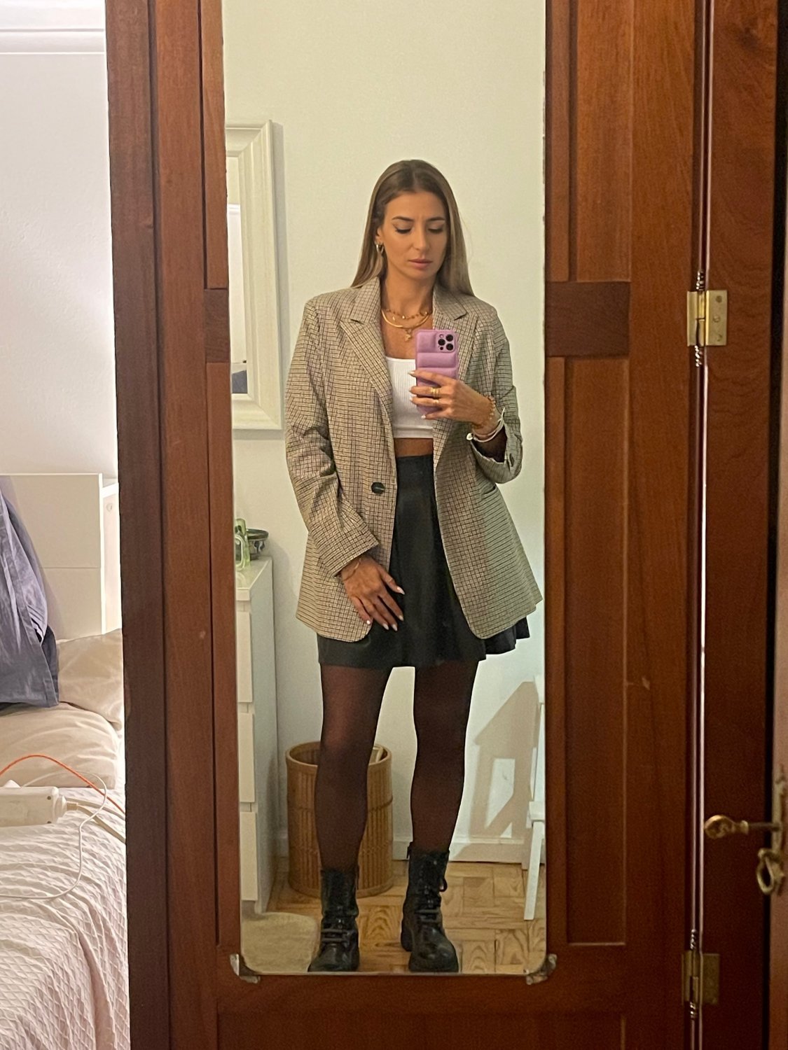 リータズ・ノーティー・セルフィーズ・ベッギング・フォア・ユア・タッチ 16