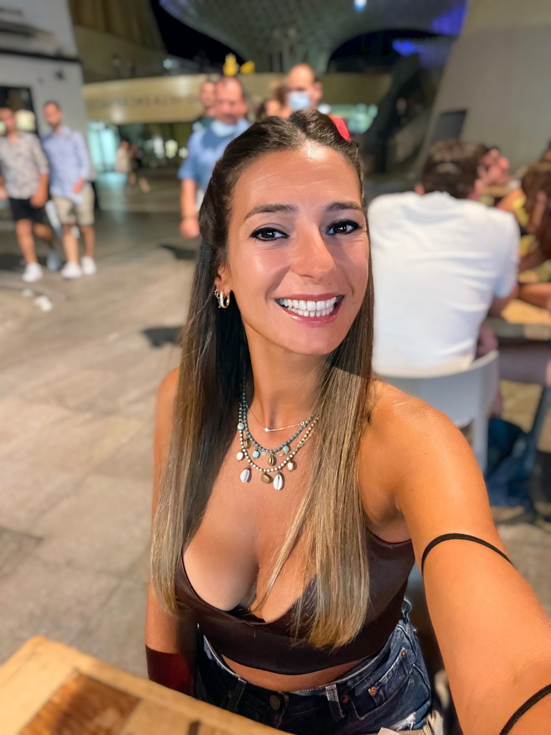 リータズ・ノーティー・セルフィーズ・ベッギング・フォア・ユア・タッチ 25