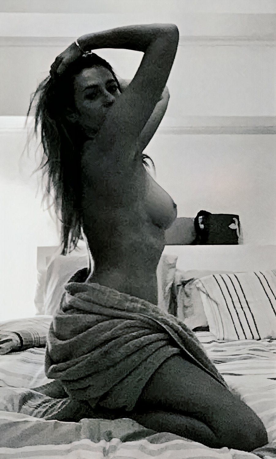 リータズ・ノーティー・セルフィーズ・ベッギング・フォア・ユア・タッチ 48