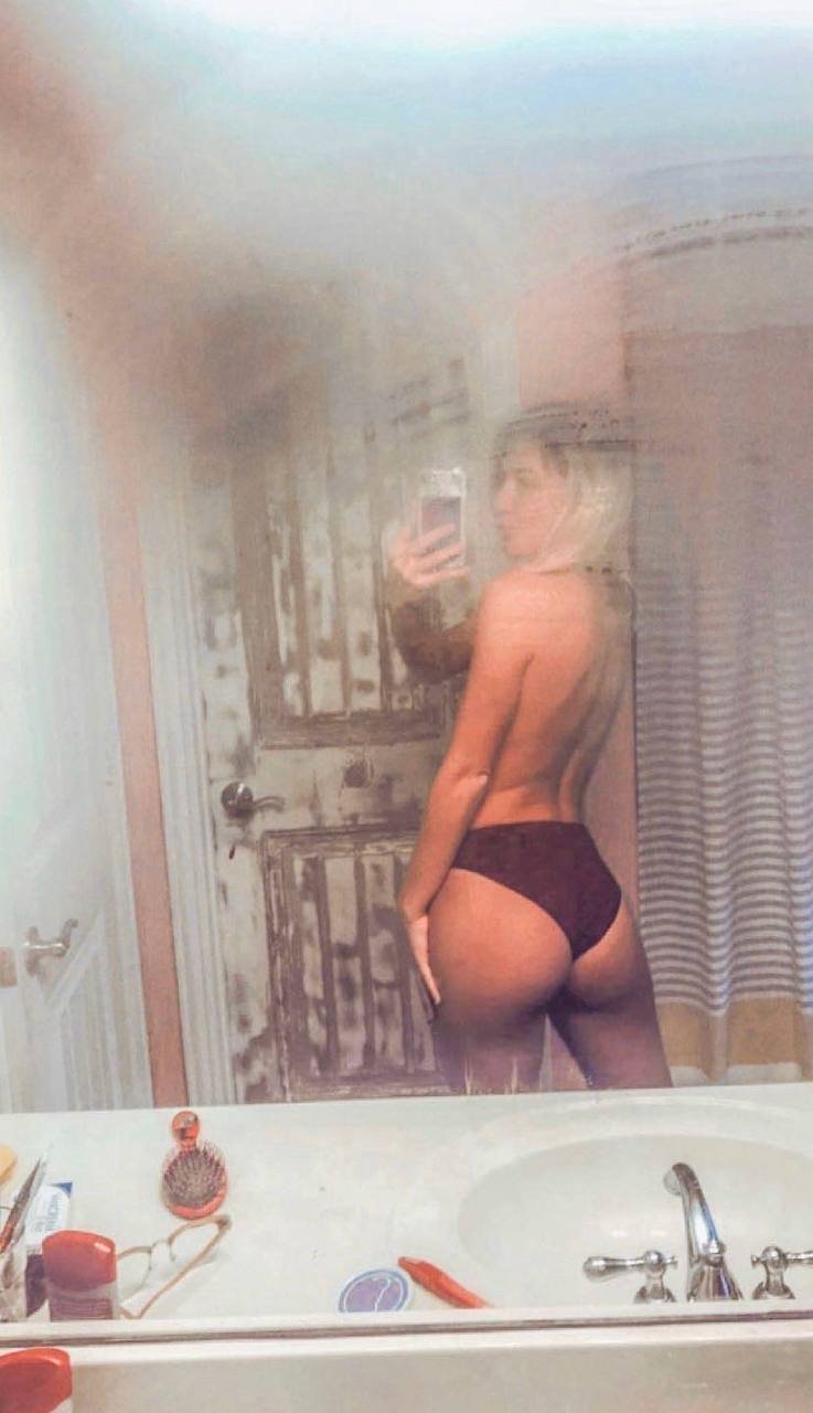 レベカズ・ダーティー・リトル・シークレッツ・イン・セルフィーズ 2