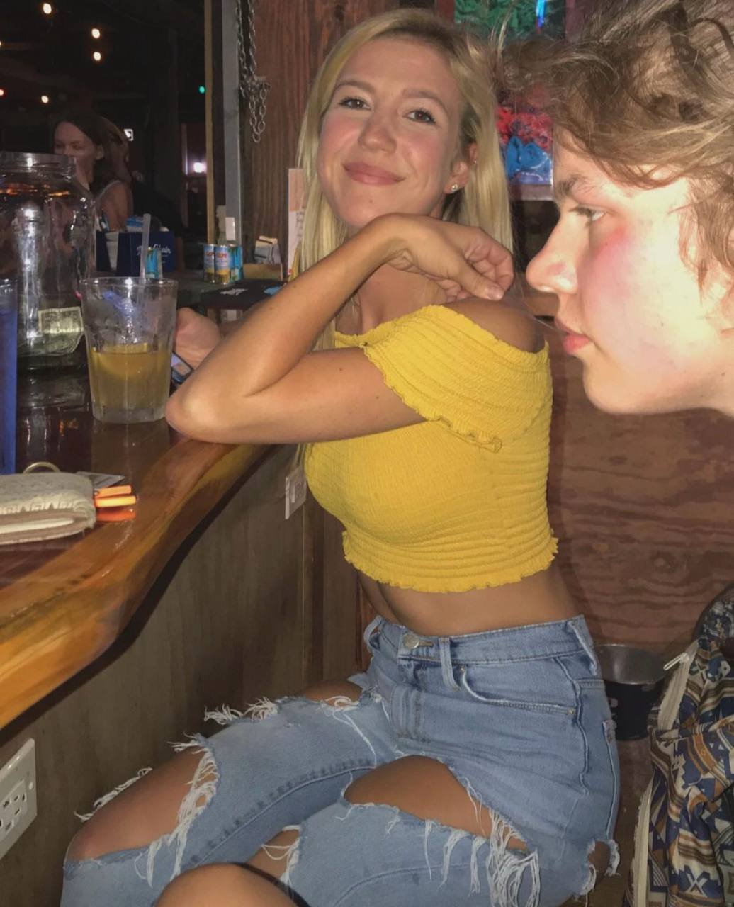 レベカズ・ダーティー・リトル・シークレッツ・イン・セルフィーズ 11