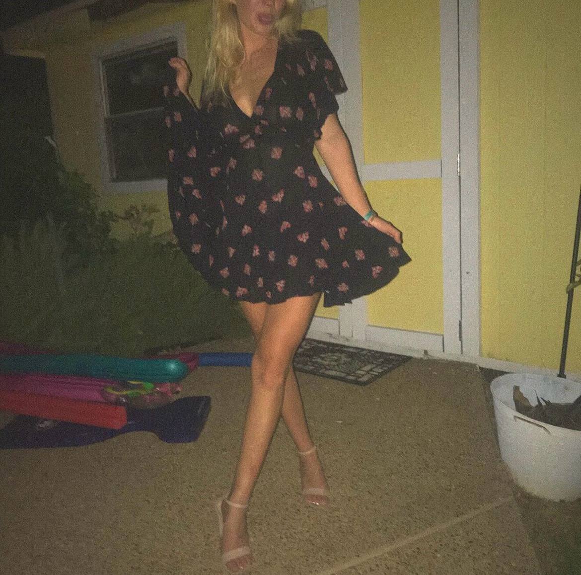 レベカズ・ダーティー・リトル・シークレッツ・イン・セルフィーズ 13