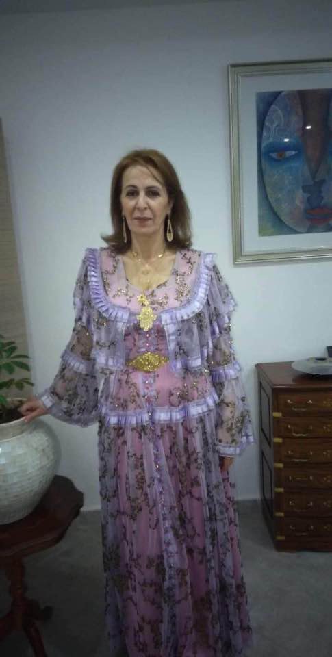 Arab Buddy Shows Off His Hot Milf Mom — Kik Inside 2