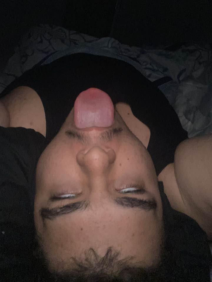Arab Buddy Shows Off His Hot Milf Mom — Kik Inside 7