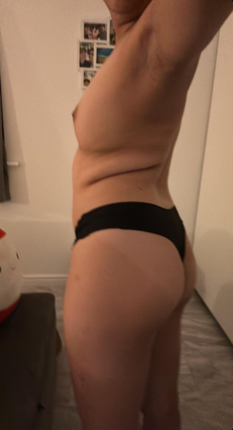 A puta da web britânica Claire 25YO 1