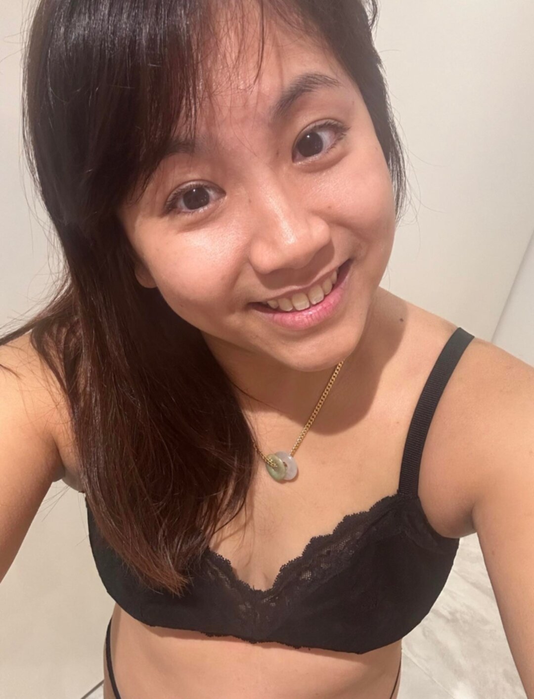 A puta da web britânica Claire 25YO 6