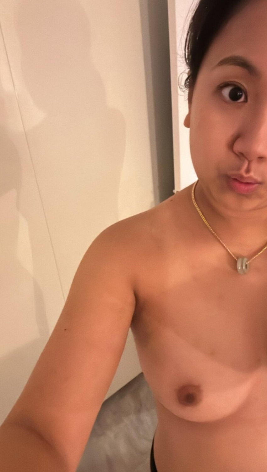 A puta da web britânica Claire 25YO 7