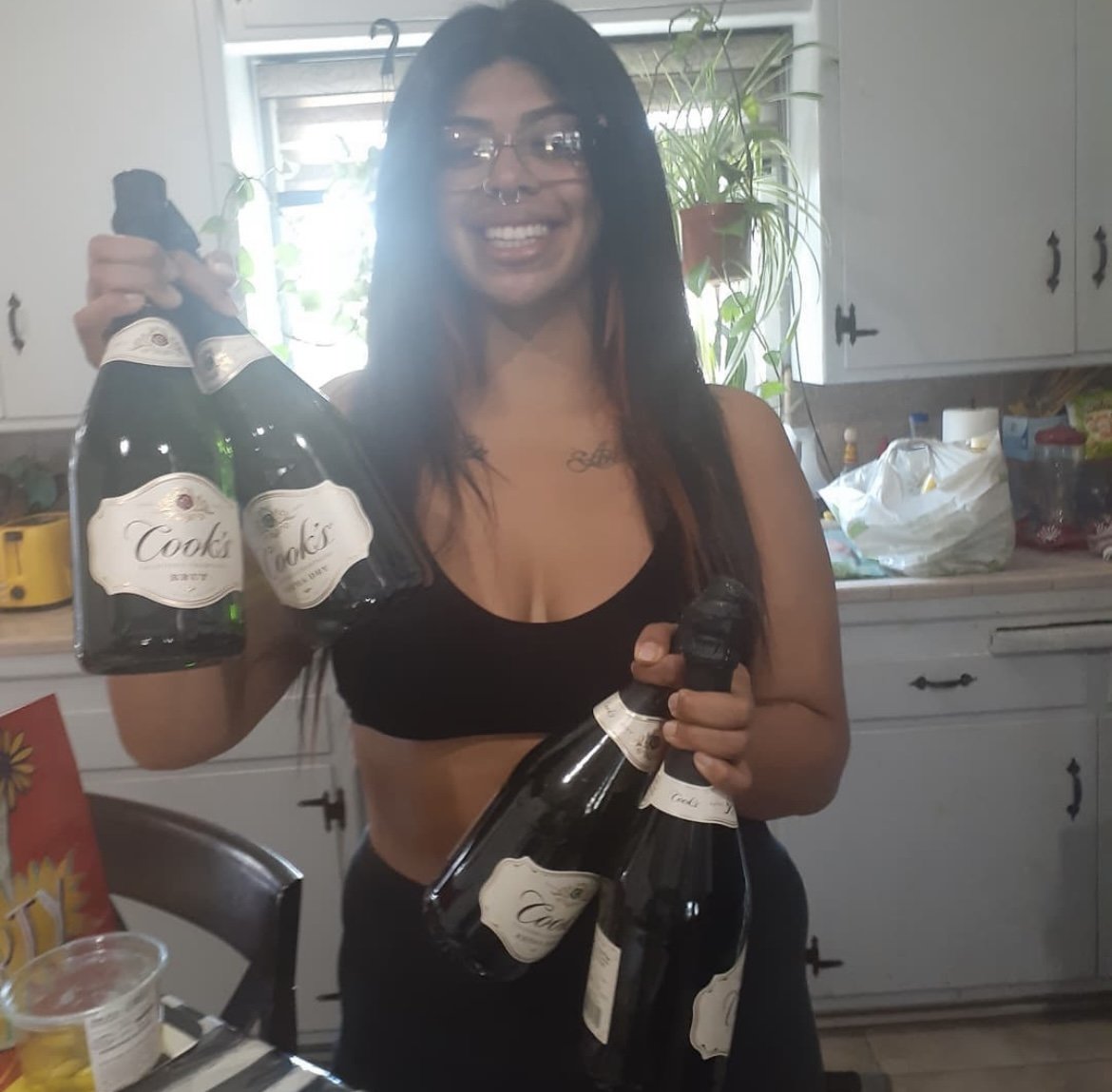 ウッド・ユー・スマッシュ・ディーズ・スモーキング・ホット・ラティーナ・スラッツ？ 2