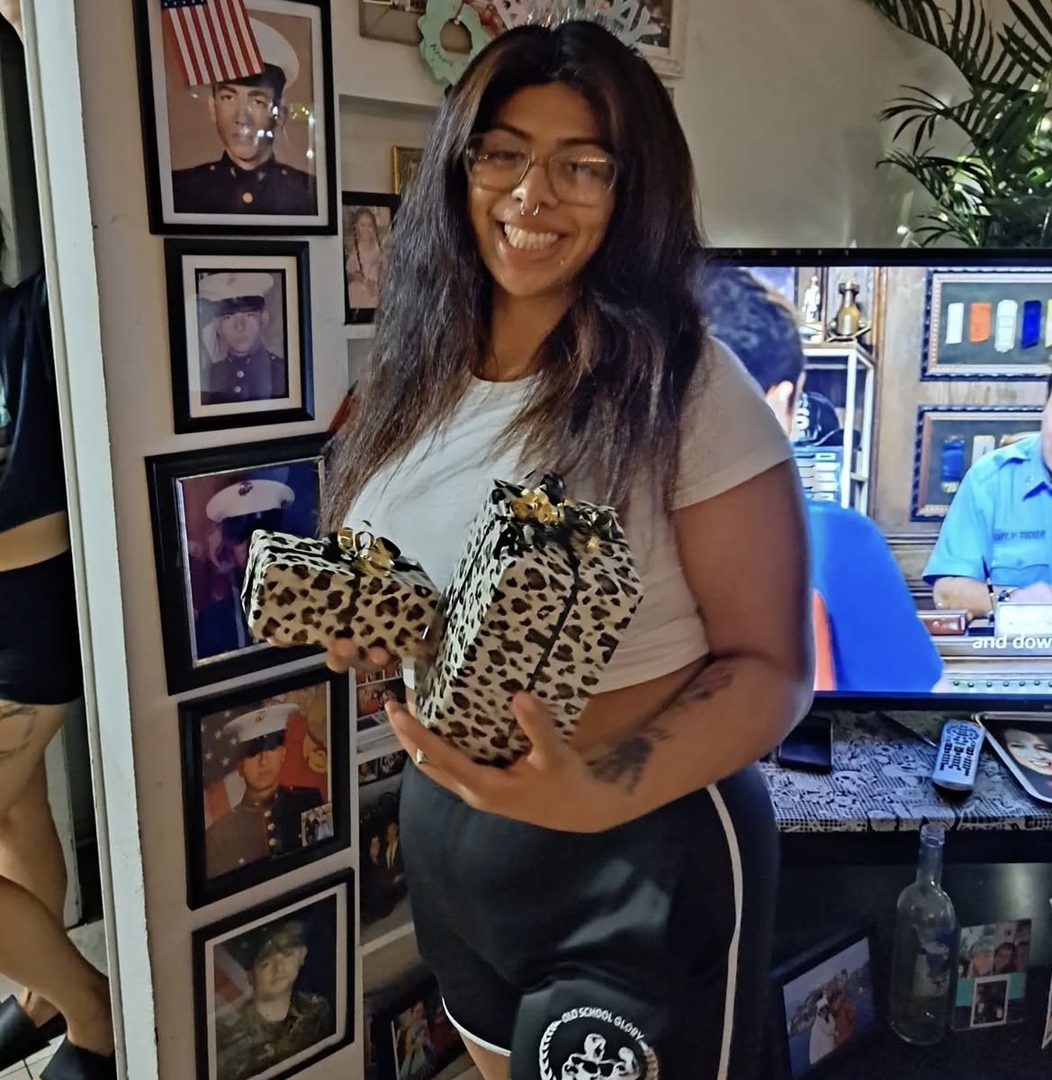 ウッド・ユー・スマッシュ・ディーズ・スモーキング・ホット・ラティーナ・スラッツ？ 8