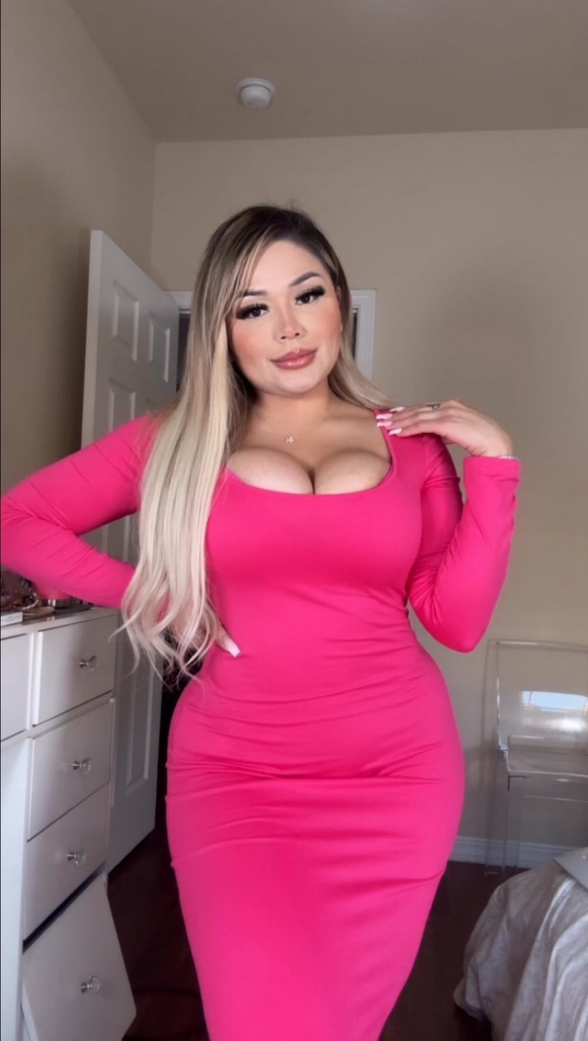 ナジャビー・シェイキング・ザット・パーフェクト・アス・イン・ア・ビキニ 28