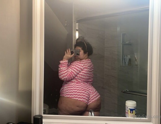 Curvy Japanese BBW Rocking That Big Round Ass 18