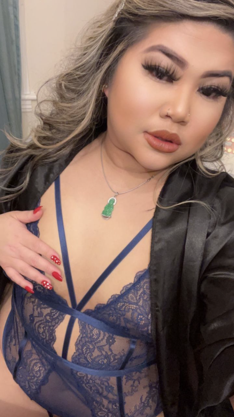 Curvy Japanese BBW Rocking That Big Round Ass 35