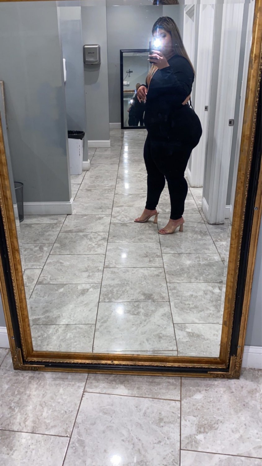 Curvy Japanese BBW Rocking That Big Round Ass 40