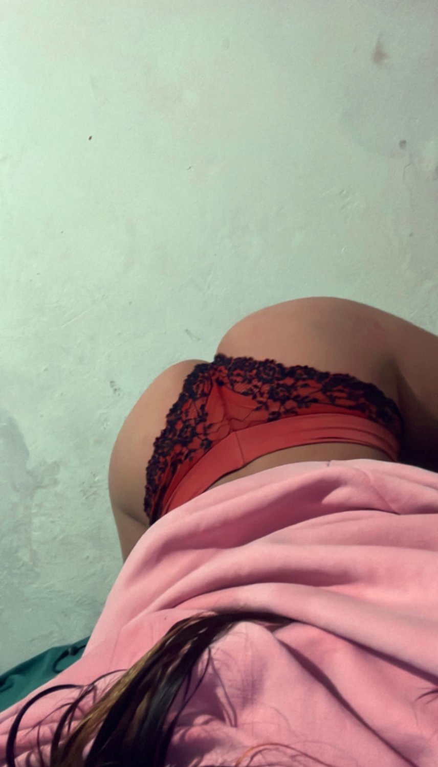 ホット・ヤング・ベイブ・フロム・BH・シェリング・ハー・ノーティー・セルフィーズ 4