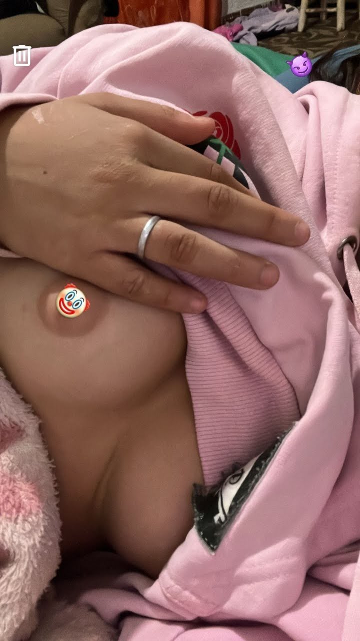 ホット・ヤング・ベイブ・フロム・BH・シェリング・ハー・ノーティー・セルフィーズ 6