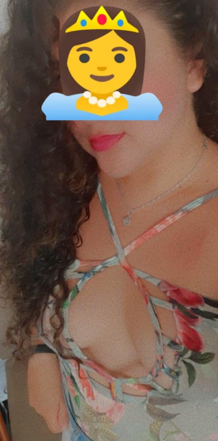 Chubby Cutie From Ubatuba Showing Off Her Sweet Curves 6