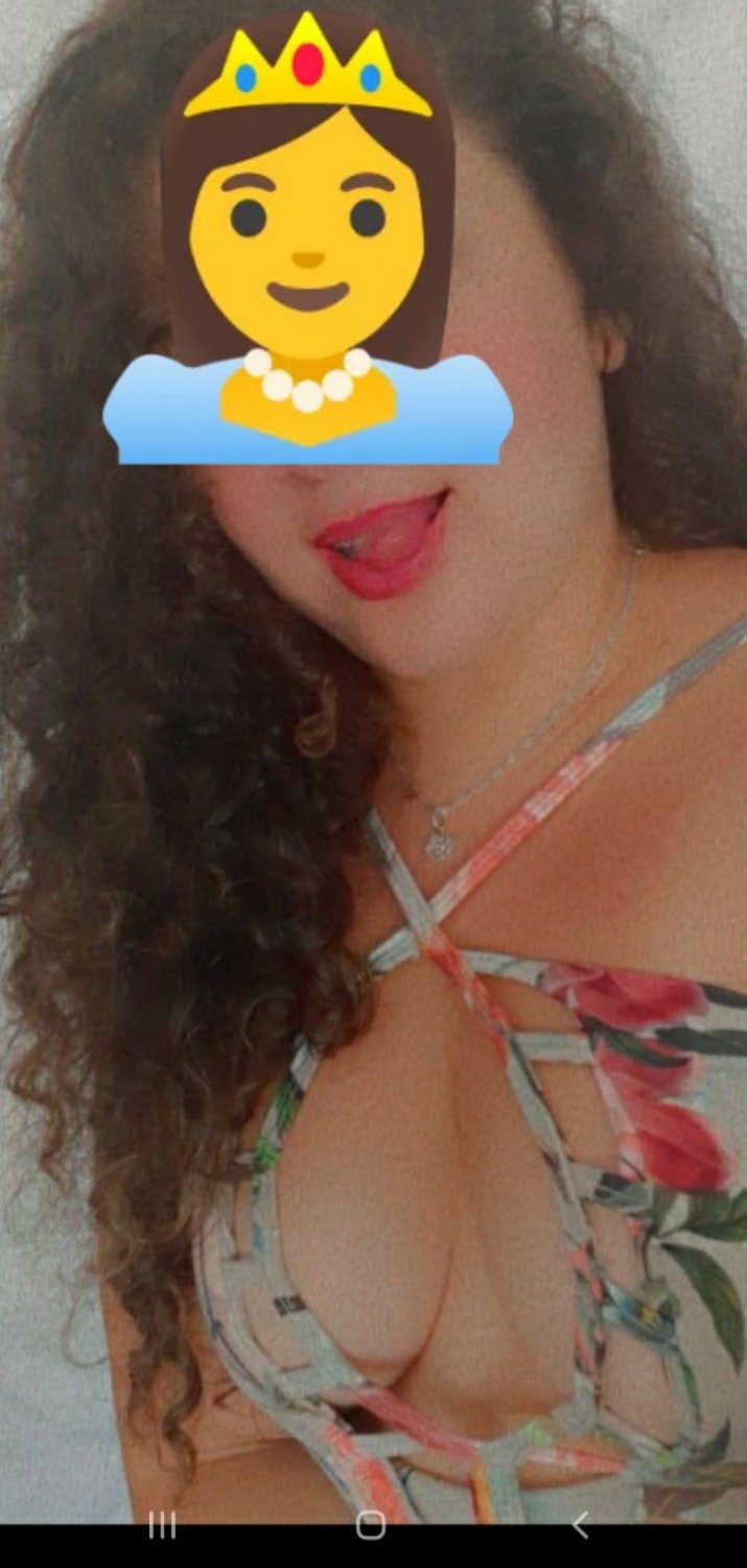 Chubby Cutie From Ubatuba Showing Off Her Sweet Curves 7