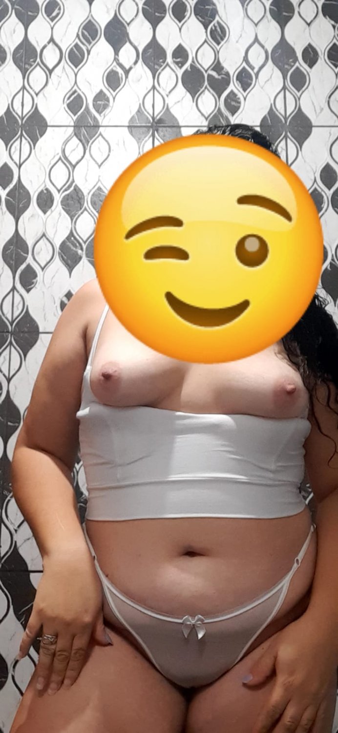 Chubby Cutie From Ubatuba Showing Off Her Sweet Curves 17