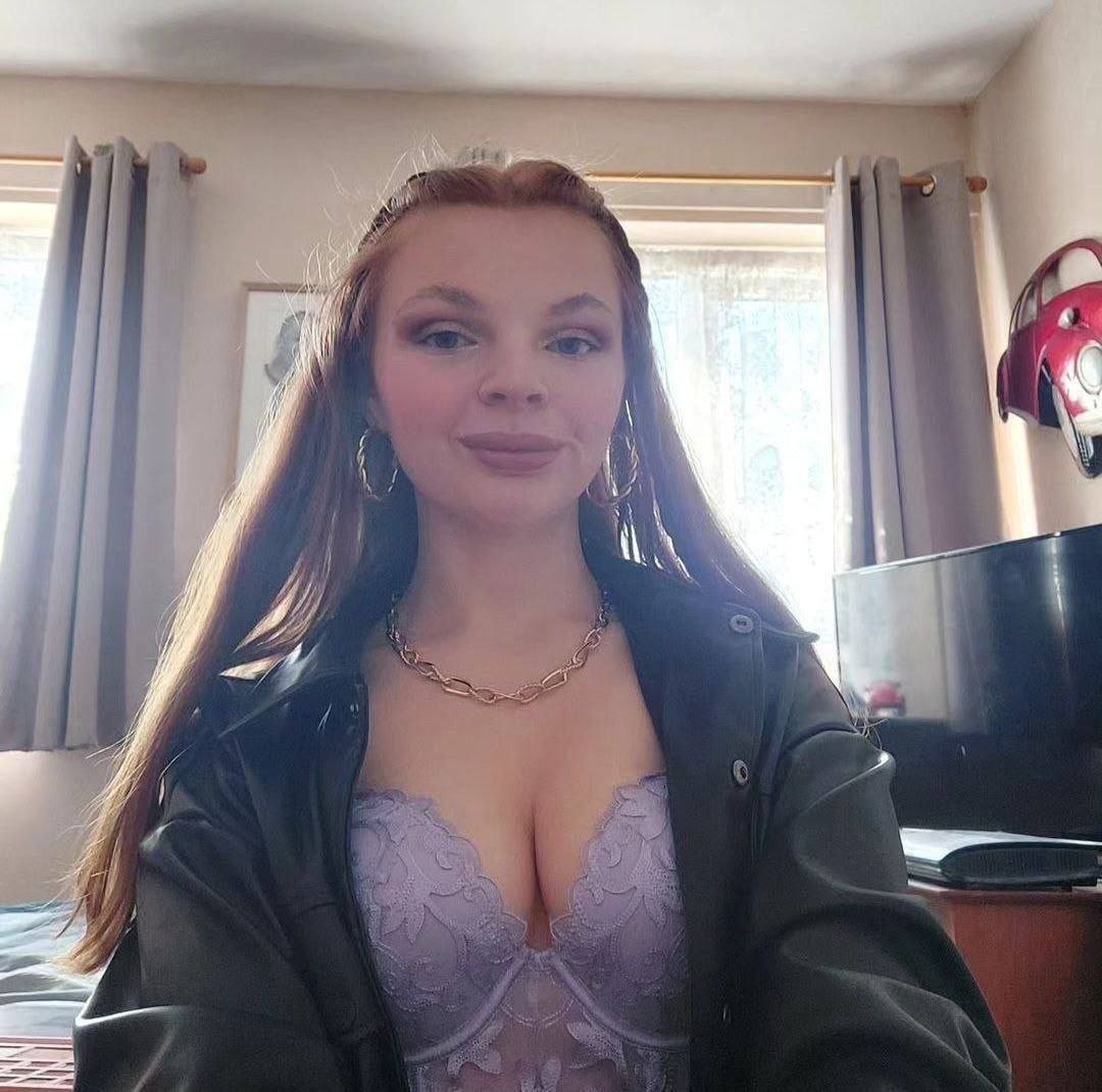 Georgie's Hot 23-Year-Old Body Craving for a BBC 4