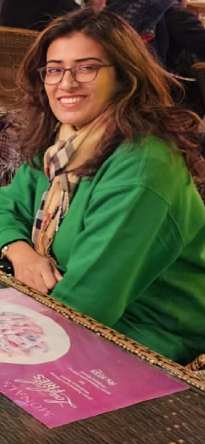 Pakistańska milf błaga o spermę na swoich cyckach😍🤤🤤 11