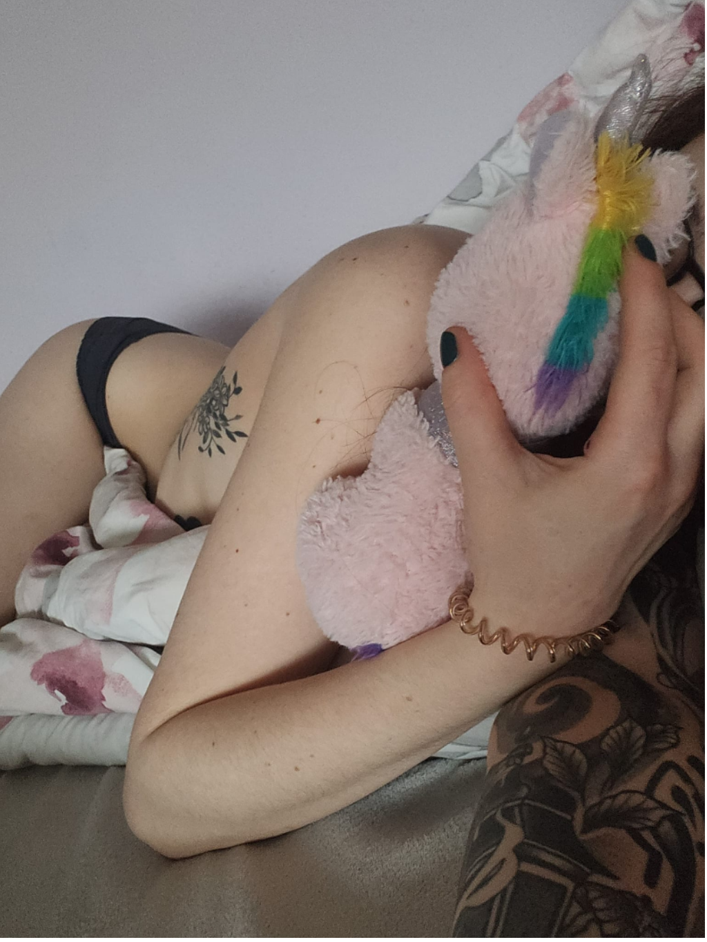 Help Naughty Social Worker Laura Become an Internet Star 10