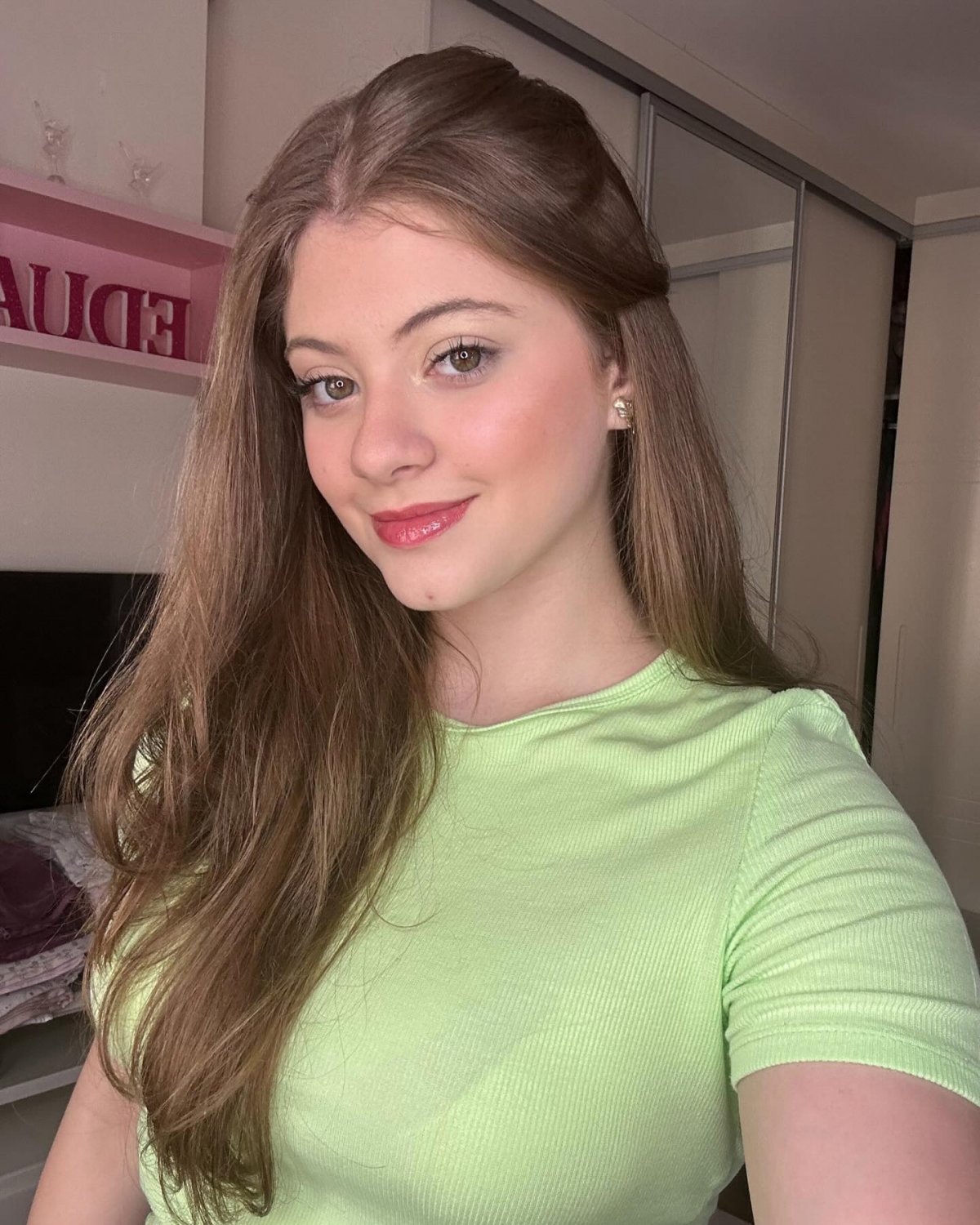 Dudda Artese: Pale Beauty Begging for a Rough Ride 18