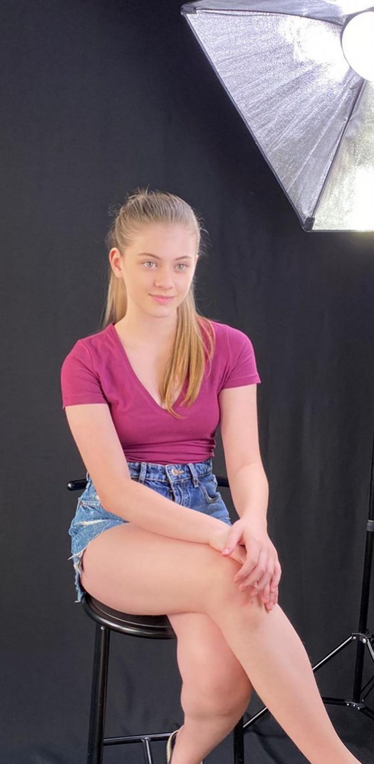 Dudda Artese: Pale Beauty Begging for a Rough Ride 28