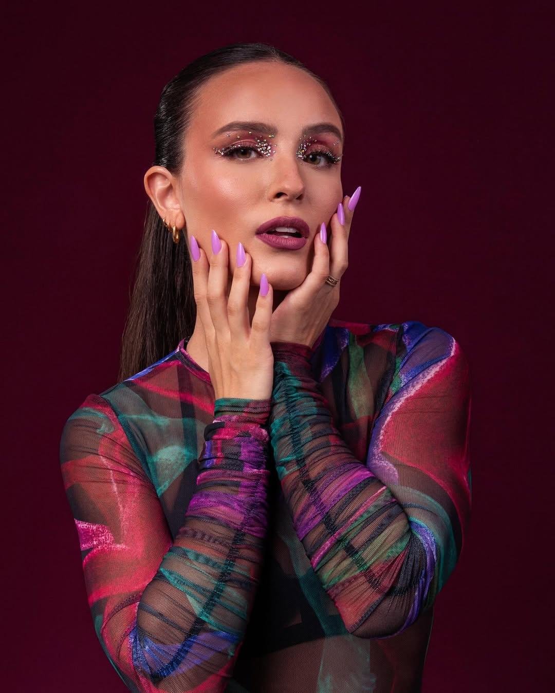 New Leaked Photos of Hot Larissa Manoela 4