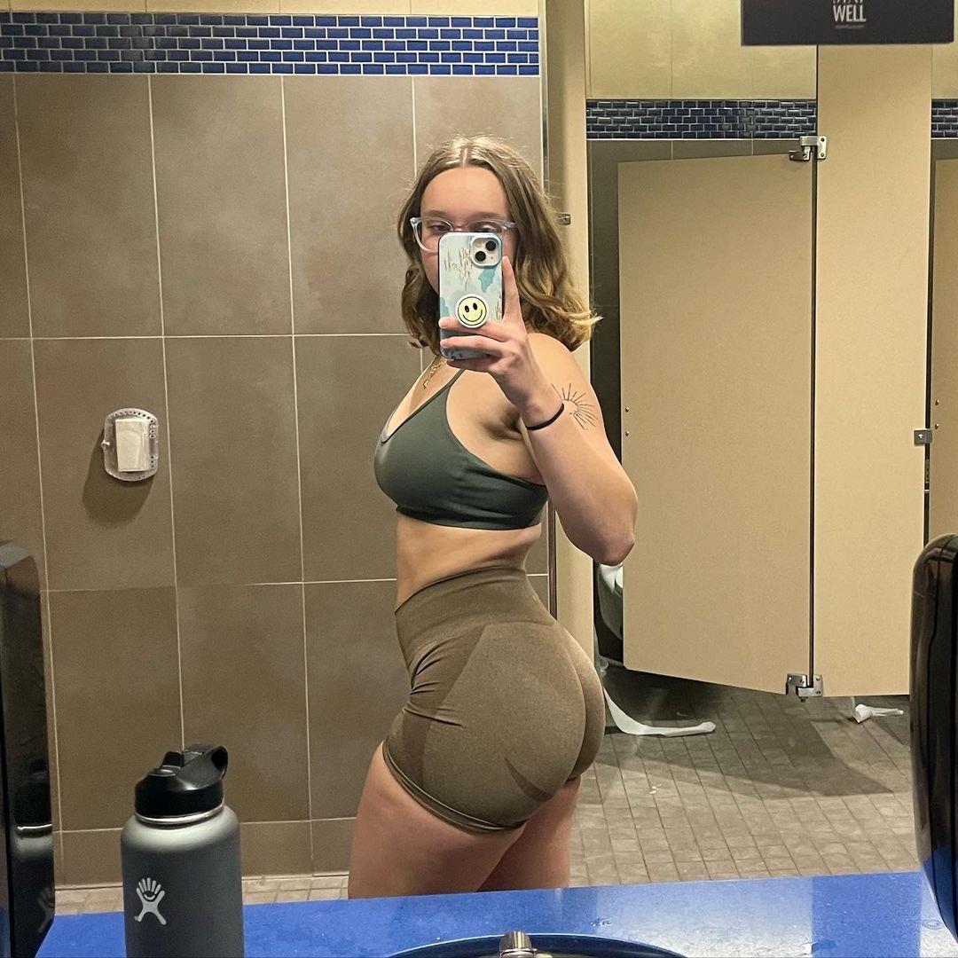 Kate Lukens: Made for Breeding with Her Perfect Curves 29
