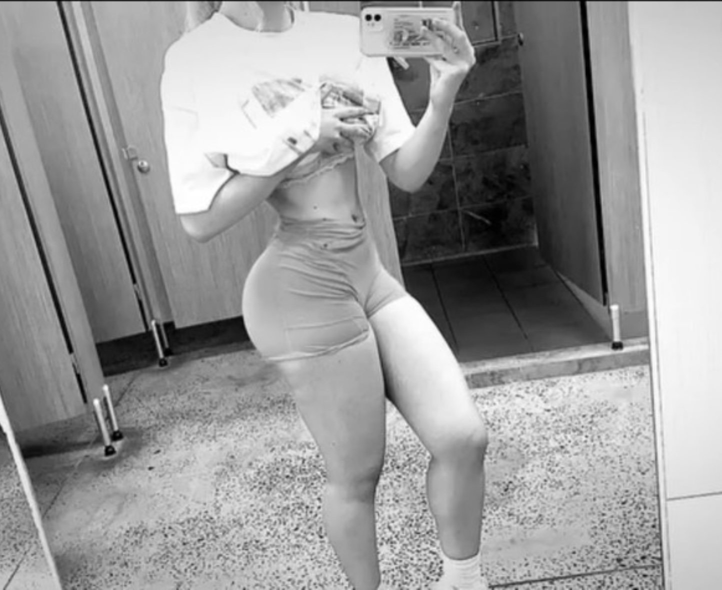Gym Bunny Amy Teasing for Bulls at the Fitness Center 3