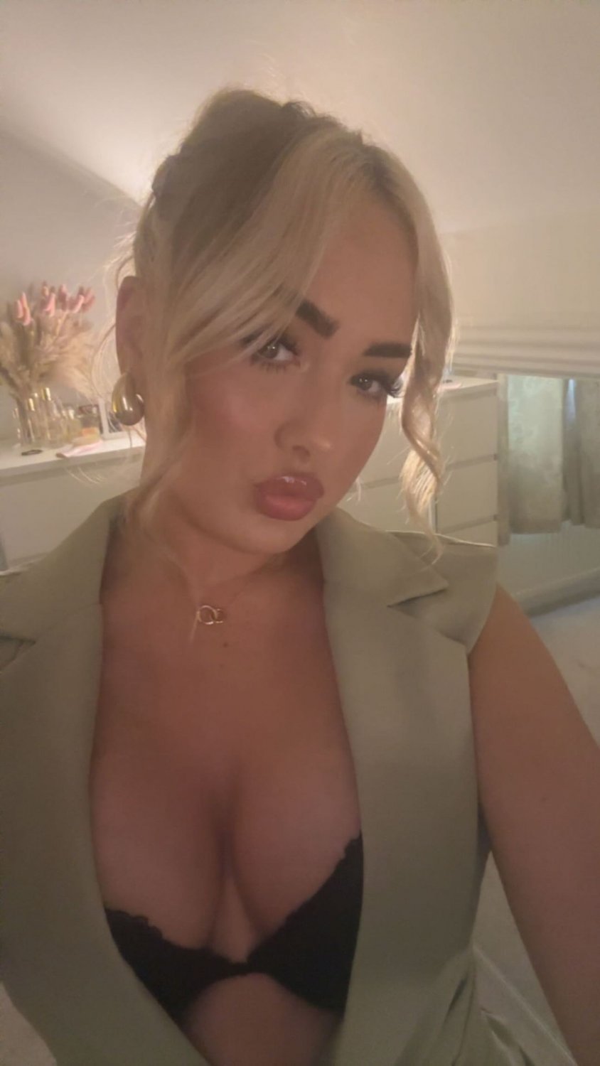 I Teased My Big Fake Tits Till He Couldn't Resist 3