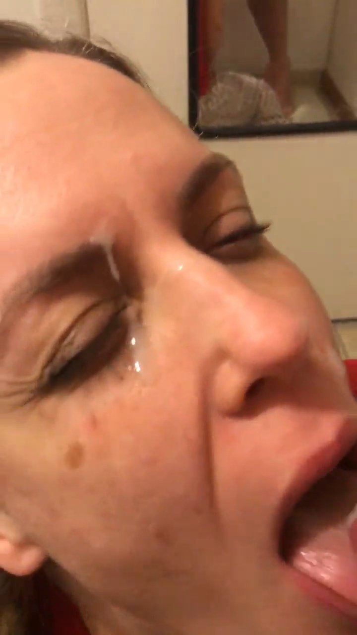 This Webslut Wife Loves To Flash Her Wet Holes 50