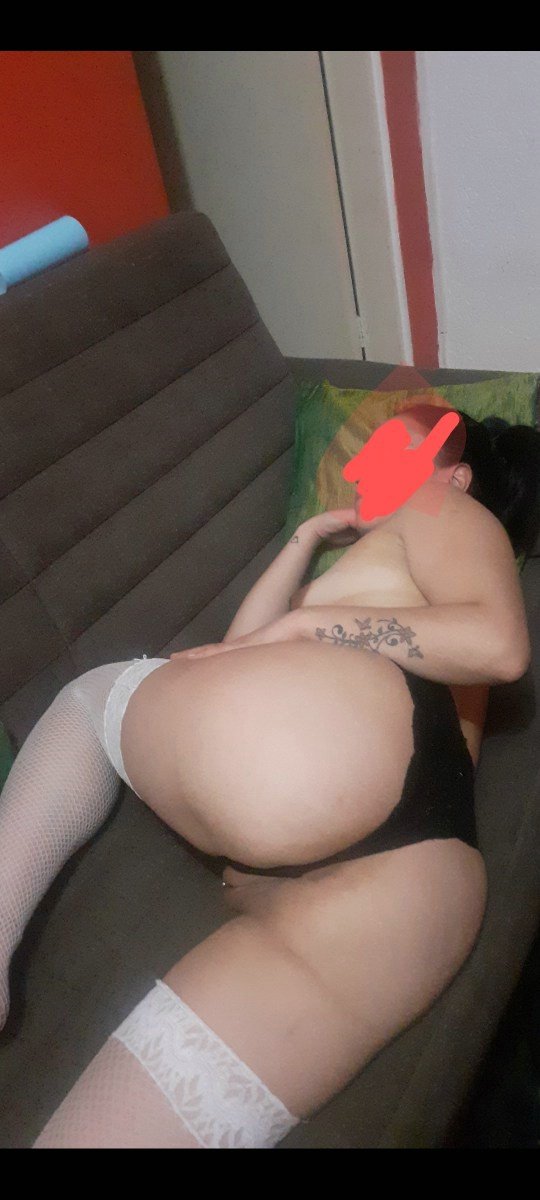 タイト・パンティーズ・ウェット・フロム・シンキング・アバウト・ユア・コック 27