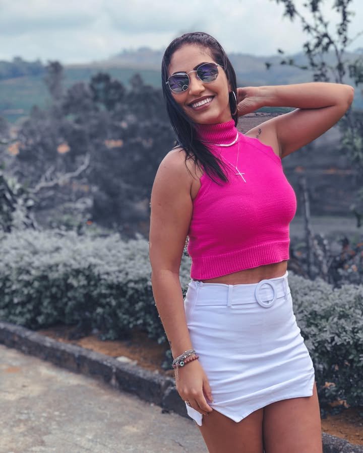 Rafaela Domiciano Showing Off Her Curvy Milf Body 47