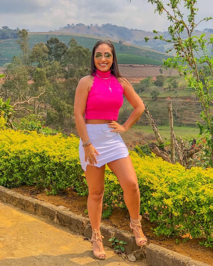 Rafaela Domiciano Showing Off Her Curvy Milf Body 50