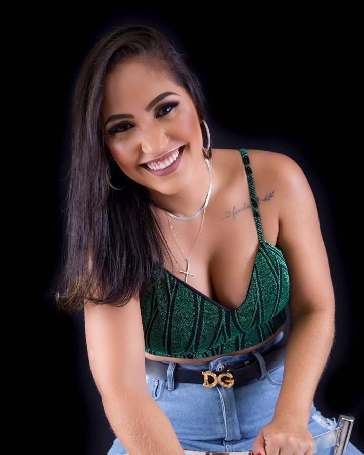 Rafaela Domiciano Showing Off Her Curvy Milf Body 69