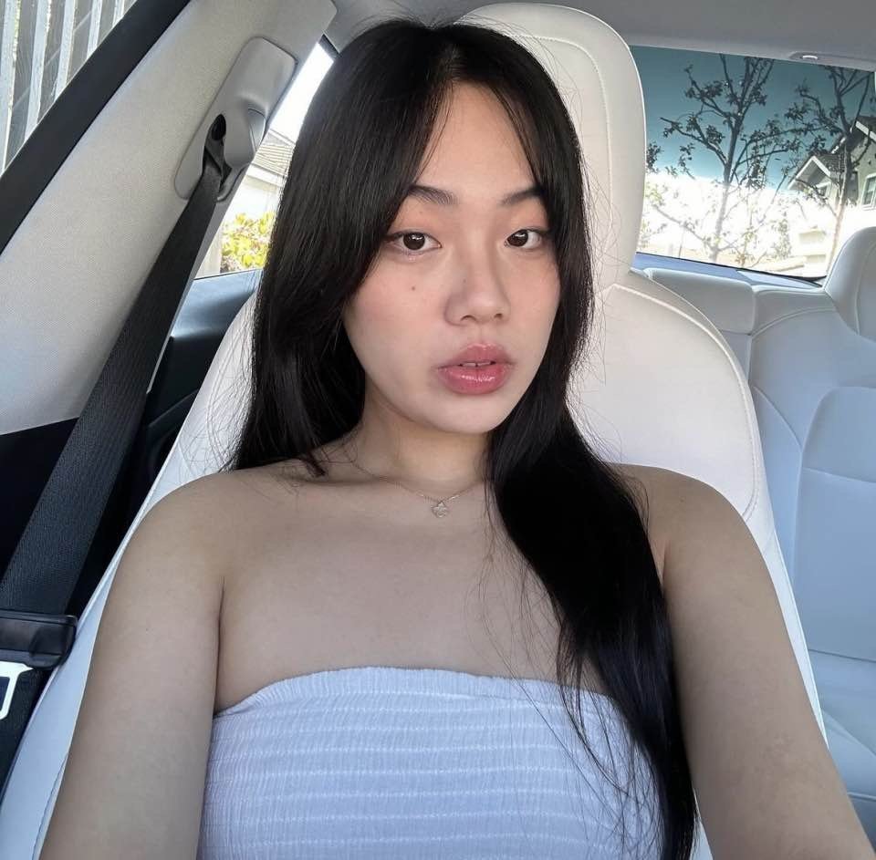 クリーピー・リトル・チャイニーズ・キューティー・ケイリー・イン・フィッシュネッツ・ベッギング・フォア・イット 18