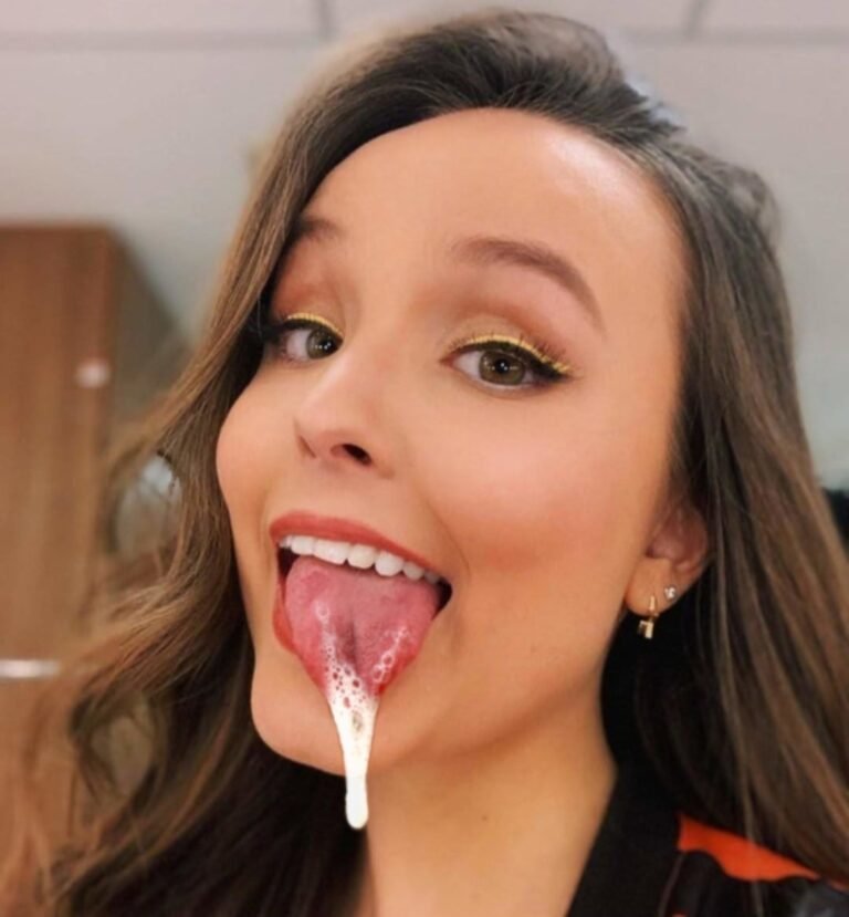 Famous Girls Compilation — Larissa Manoela & More Facials 1
