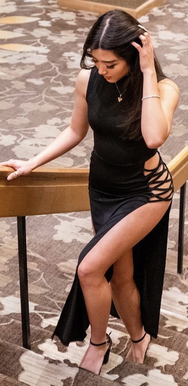 ジャパニーズ・ドール・アンナ・レディー・トゥ・プレイ・ウィズ・ハー・タイト・ボディ 16