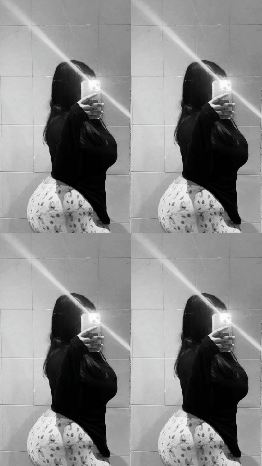 ショウイング・オフ・マイ・ウェット・プッシー・アンド・イノセント・スマイル・イン・セルフィー・モード 1