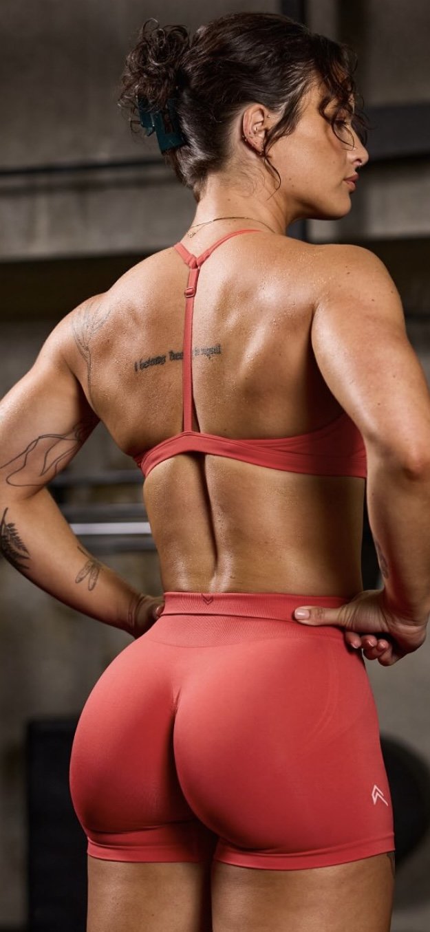 These PAWGs come in all the tastiest varieties 18