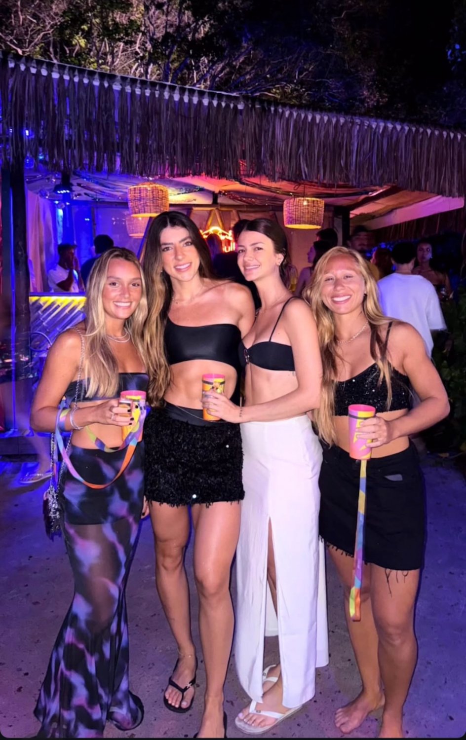 ウィッチ・ノーティー・リトル・スラット・ウッド・ユー・ドラッグ・イントゥ・ザ・アリー？ 1