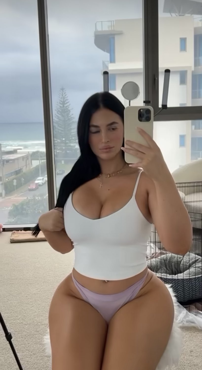 Miami FL Izzy 96