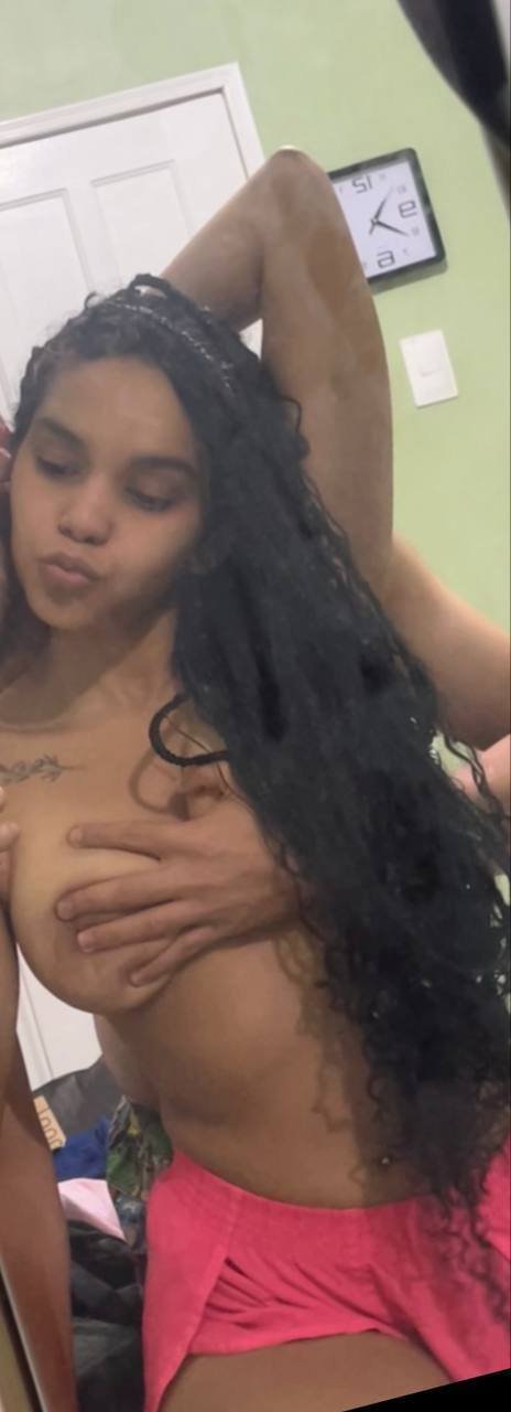 Mariana’s Leaked Blowjob: Sofa Whore Exposed on Instagram 1