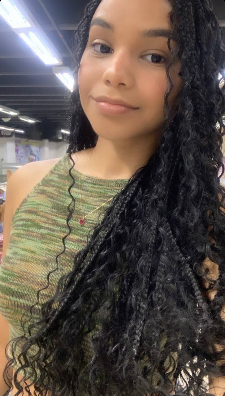 Mariana’s Leaked Blowjob: Sofa Whore Exposed on Instagram 4