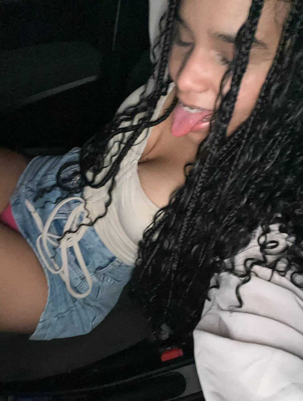 Mariana’s Leaked Blowjob: Sofa Whore Exposed on Instagram 6
