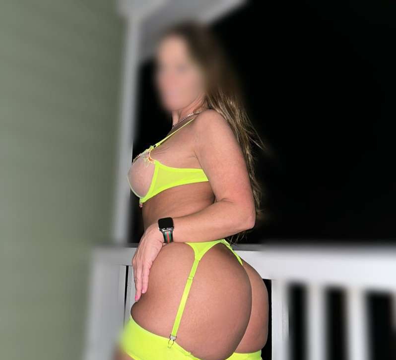 Pawg Milf with a Fat Ass Craving Cock 10